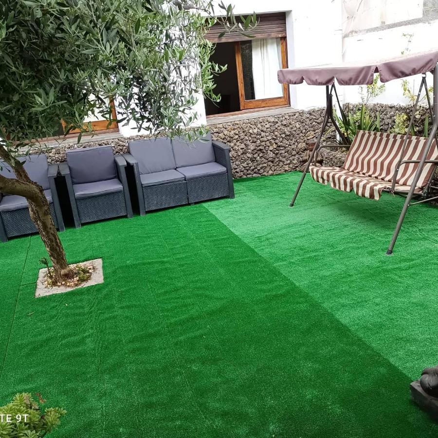 Carrer Esparreguera Olot Luaran gambar